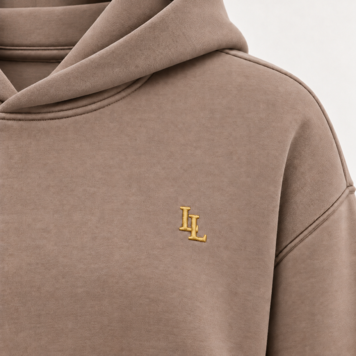 Lalesia AURA Light Hoodie – Milchkaffee, goldfarbenes LL-Monogramm