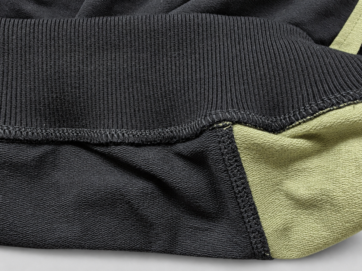 Lalesia Comfort light sweatshirt – Detail ungeborstete Innenseite Rippbund und Nähte