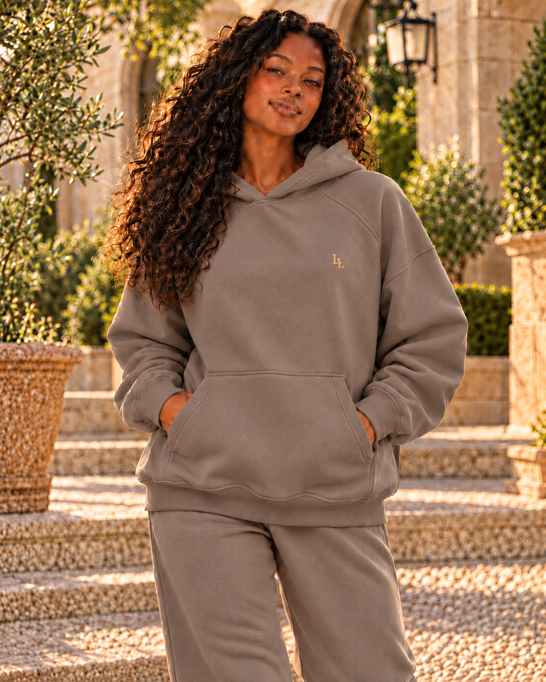 Lalesia AURA Light Hoodie in der Farbe Milchkaffee – Lalesia Fashion