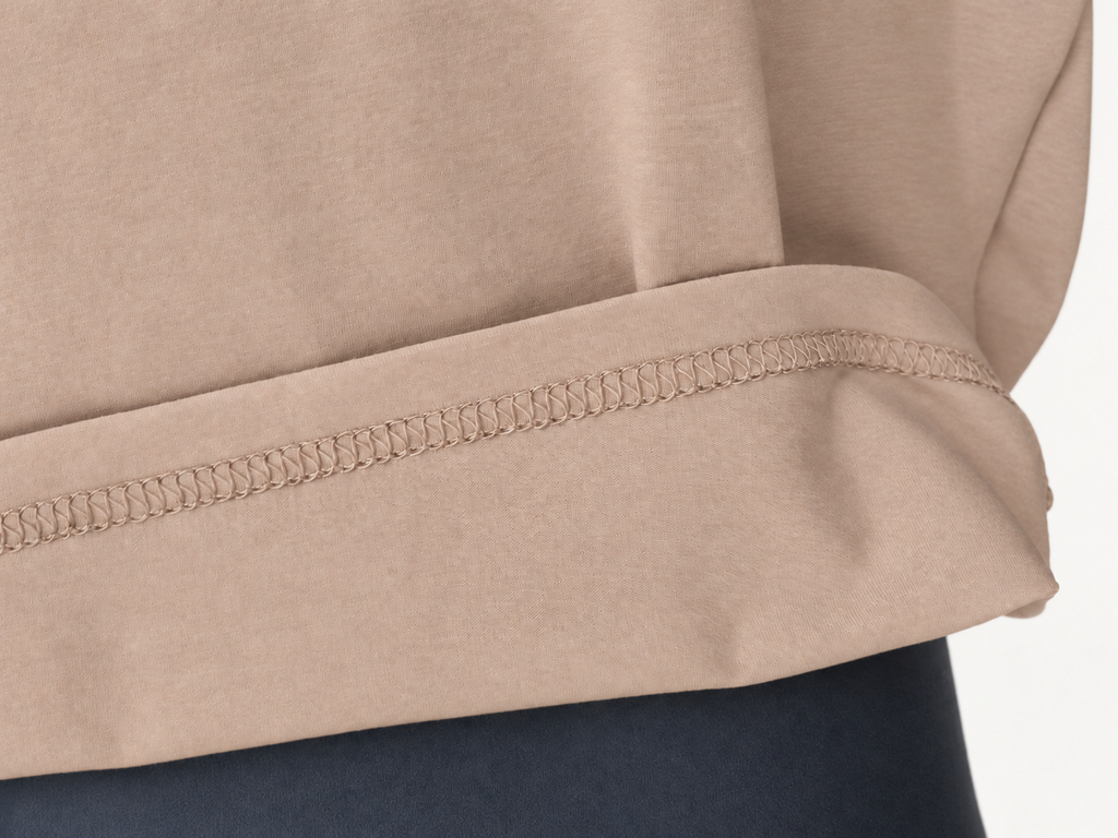 Lalesia Oversize comfort t-shirt Beige – Detail innere Saumnaht