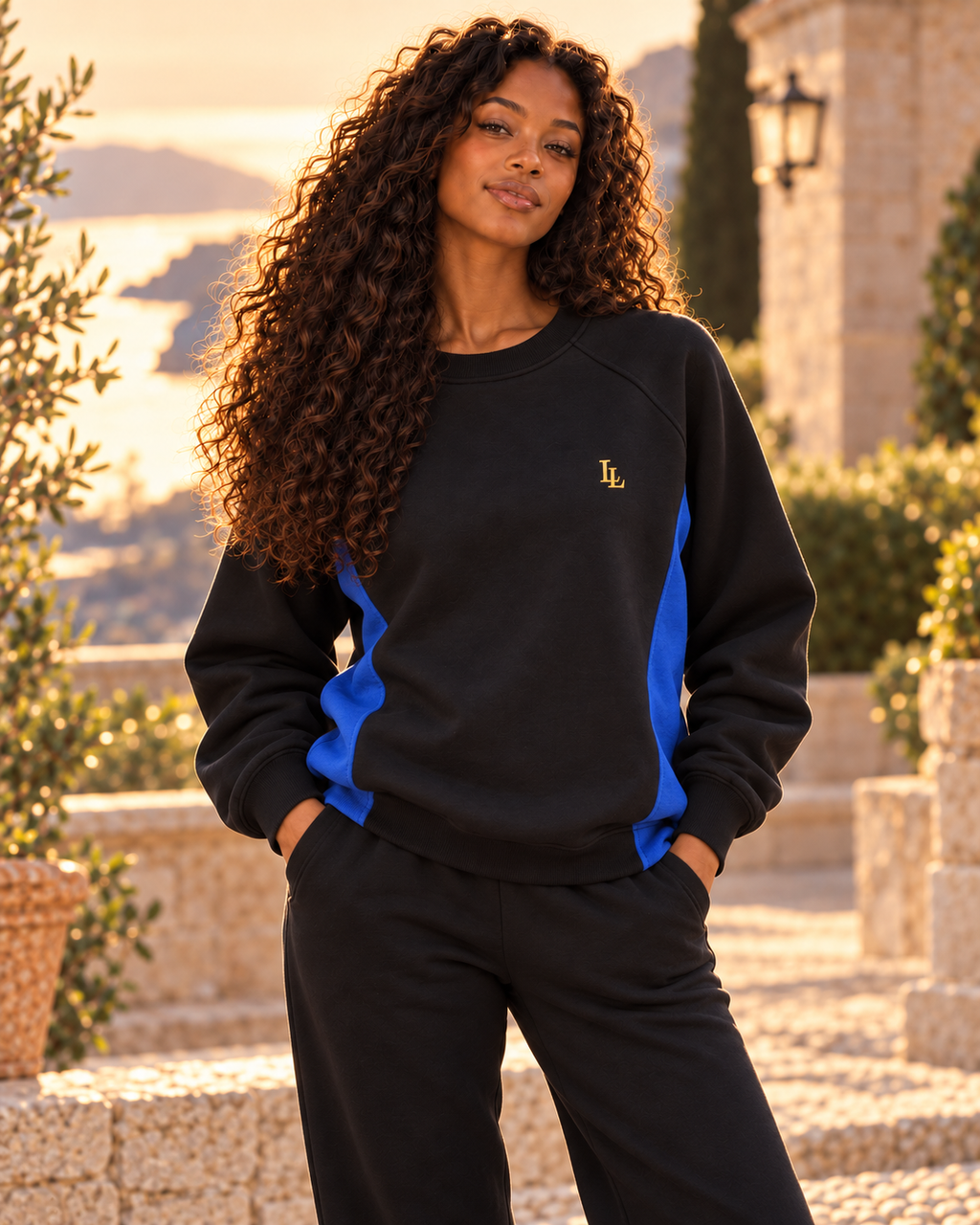 Lalesia Comfort Luxe Sweatshirt in der Farbe Schwarz & Blau – Lalesia Fashion
